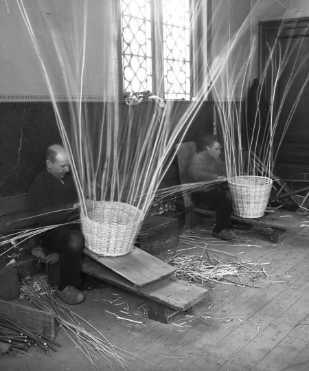 Twee mandenmakers
