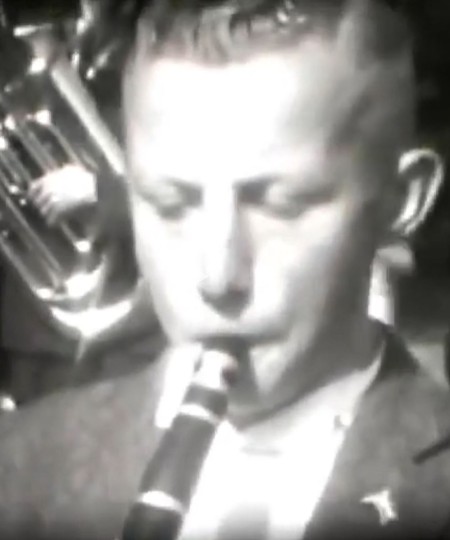 Filmstill uit Dorpsfilm Asten 1952 (collectie RHCe nr. 188499)