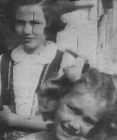 Filmstill uit Dorpsfilm Terheijden 1953 (collectie BHIC nr. BHIC-000076)