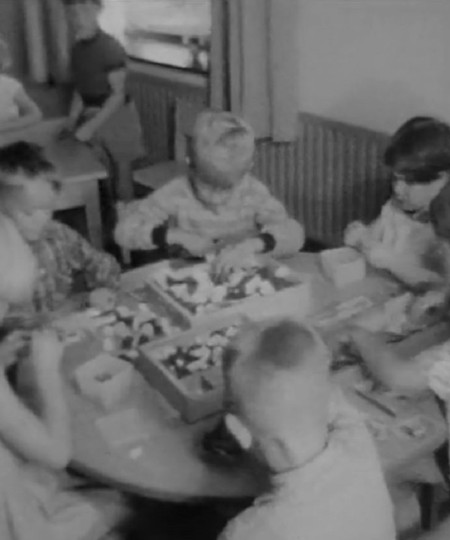 Filmstill uit Dorpsfilm Sint-Jozefparochie 1958 (collectie RHCe nr. 226600)