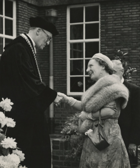 Prof. Dortgelo met de koningin en prins