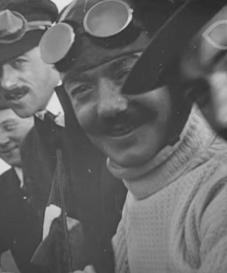 Pegoud of Olieslagers, 1913