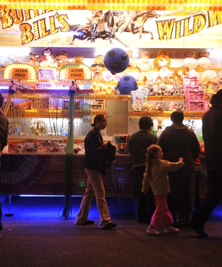 Kraam op de kermis in Alphen