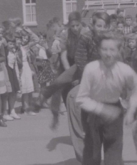 Filmstill uit dorpsfilm Oploo 1958 (HKKOPLOO-01)