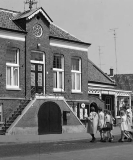Filmstill uit Ringfilm Beek en Donk 1966 (B&G via YouTube)