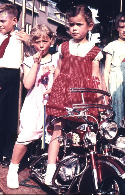 In de draaimolen op de kermis, Den Dungen ca. 1958