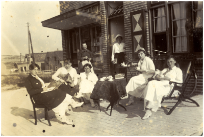 groep op terras