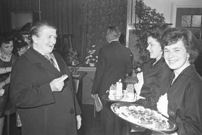 Afscheidsfeest hoofonderwijzer Klustermans bij Boer Goossens, Den Dungen 1962