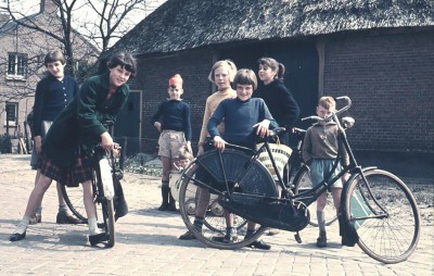 Dungense kinderen in Godschalkstraat, Den Dungen 1957