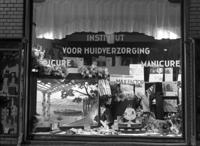 Etalage van de firma Van Grinsven, Boxtel 1956