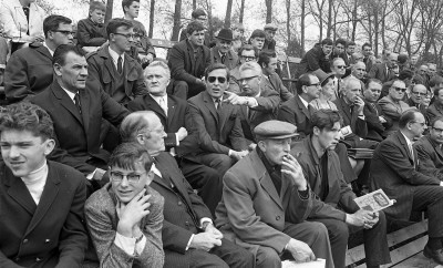 Prins Claus tussen het publiek. Liempde 1969