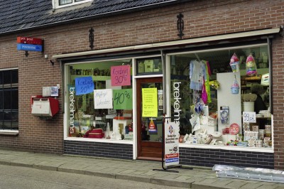 De winkel van Brekelmans (Gassel) houdt opheffingsuitverkoop.