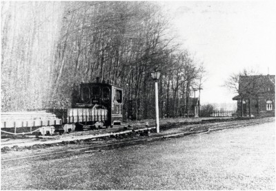 Een tram bij het grensstation. Reusel, 1920