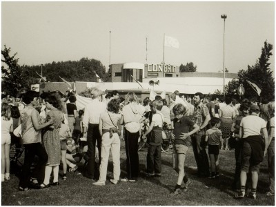 De avondvierdaagse bij ontmoetingspunt Con Brio, Helmond 1980