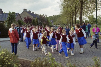 Vereniging De Esterse Wandelaars tijdens de laatste dag van de avondvierdaags in Grave in de jaren 90