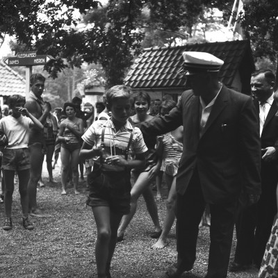 25.000e bezoeker bij de IJzeren Man, Vught 1959 (foto: Fotopersbureau Het Zuiden, collectie BHIC, nr: 1634-010686)