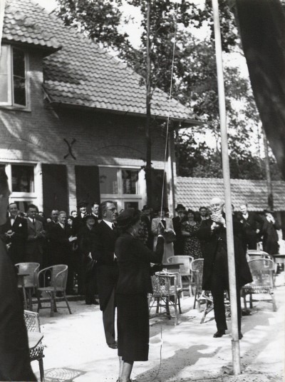 Opening van zweminrichting IJzeren Man, Vught 1938 (foto: Fotopersbureau Het Zuiden, collectie BHIC, nr: FOTOVU.1438)