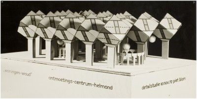 Een maquette van het project. Helmond, 1972