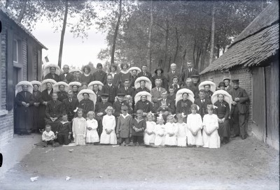 Gouden bruiloft echtpaar Geerts, Gemonde 1932 (foto: Fotopersbureau Het Zuiden, collectie BHIC nr. 1633-005492) 
