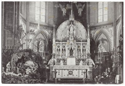 Een kerststal naast het altaar in de kapel van het Moederhuis van de fraters aan de Gasthuisstraat, Tilburg, 1926