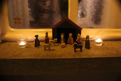 Een kerststalletje met houten figuurtjes. Wouw, 2013