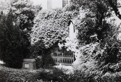 Lourdesgrot bij het St. Jozefklooster, Schijndel, 1989