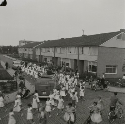 Filmopnames van een Adolfsfilm, Baardwijk 1960 (foto: J. de Bont, collectie Streekarchief Langstraat Heusden Altena nr. WAA84336)