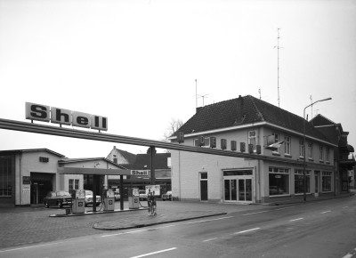 Shell benzinestation in Vught, 1970