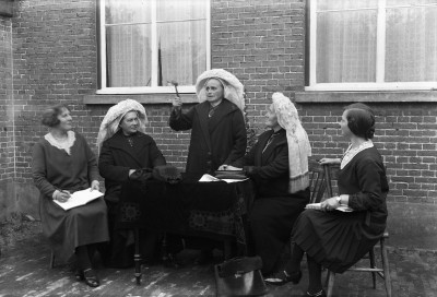 Bestuur van de R.K. Boerinnenbond Boxtel bij hun eerste lustrum