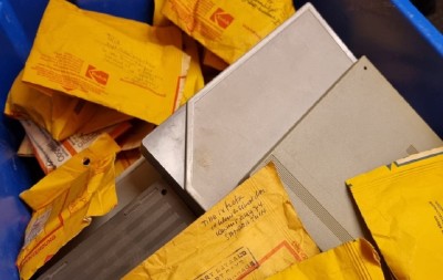 Gele envelopjes