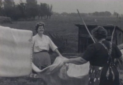 Filmstill uit Dorpsfilm Sleeuwijk 1965/1966 (collectie Streekarchief Langstraat Heusden Altena nr. 387)
