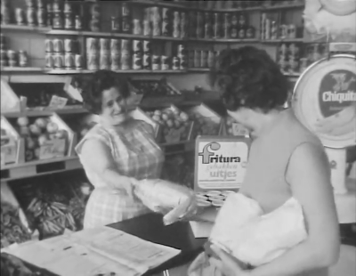 Twee dames in een winkel