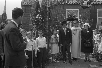 Eerste Heilige mis van Jan Somers, Vorstenbosch 1966 (foto: Fotopersbureau Het Zuiden, collectie BHIC nr. 1656-000048)