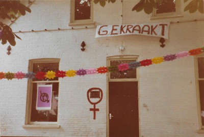 Het vrouwenhuis is gekraakt. Veghel