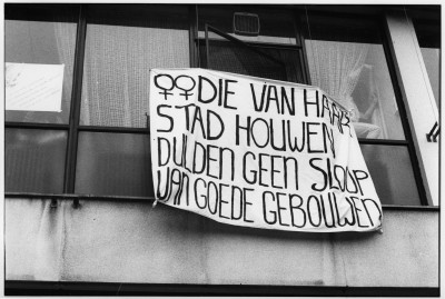 Spandoek tegen de sloop van goede gebouwen. 's-Hertogenbosch
