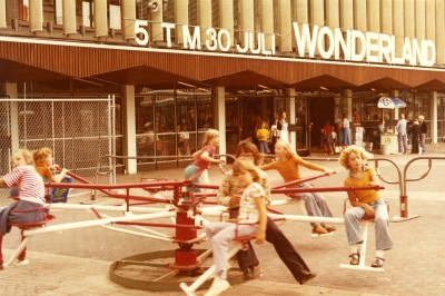Speeltuin bij Wonderland, Eindhoven1976 (foto: Stichting Eindhovens vakantiecomité, collectie RHC Eindhoven nr. 0006208) 