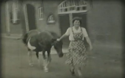 Filmstill uit Dorpsfilm Den Hout 1956 (collectie BHIC nr. BHIC-000089)