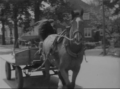 Filmstill uit Dorpsfilm Sint-Jozefparochie 1958 (collectie RHCe nr. 226600)