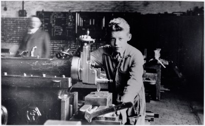 R.K. Ambachts- en industrieschool, Tilburg 1923 (foto: J. van Gorp, collectie Regionaal Archief Tilburg nr. 51815)
