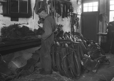 Zadelmakerij W. Daamen, Vught 1941 (foto: Fotopersbureau Het Zuiden, collectie BHIC nr. 1634-006433)