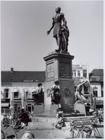 Standbeeld van Willem II op de Heuvel in 1993.