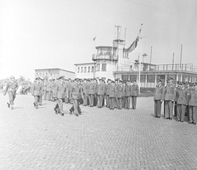 Commando - overdracht Vliegbasis Eindhoven augustus 1957.