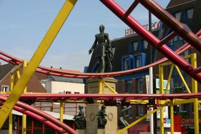Het standbeeld van Koning Willem II tijdens de Tilburgse kermis van 2005.