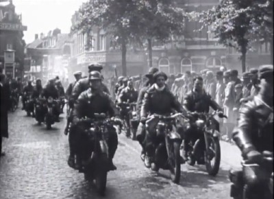 Filmstill uit Motorrit, Hilvarenbeek 1933 (F0004-17)