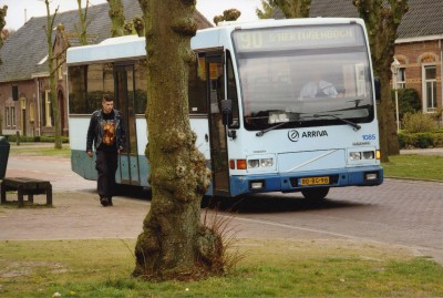 Arriva-bus op de lijn 's-Hertogenbosch - Grave, ca. 2007 (foto: collectie T. Cruijsen / BHIC nr. 1903-001399)