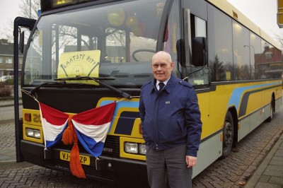 Laatste rit van buschauffeur Van Gaal, Grave 1993 (foto: J. Smeets, collectie BHIC nr. 1907-005675)