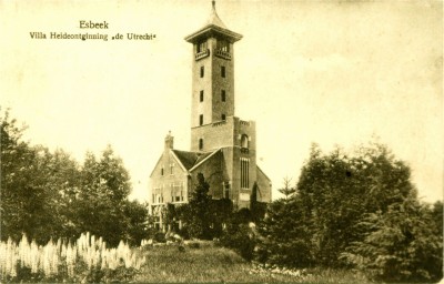 De houtvesterswoning met brandtoren op landgoed 'De Utrecht', Hilvarenbeek 1920 (foto: fotograaf onbekend, collectie Regionaal Archief Tilburg nr. 054717) 