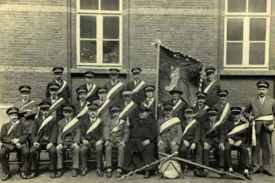 Schut van Budel-Dorplein voor Cantine Zinkfabriek, Budel-Dorplein