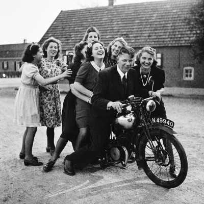 Foto jeugd in 1942 (Leo van den Berg, Stadsarchief Oss)
