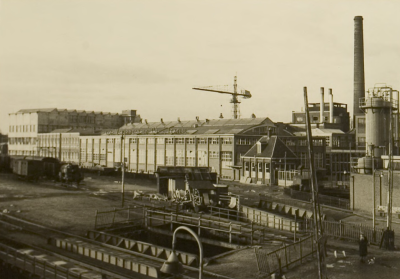 Binnen Parallelweg jaren 50 fabrieken